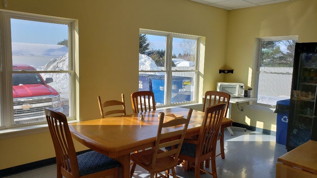 Parsanna Office Building: 180 Academy St, Presque Isle, ME 04769